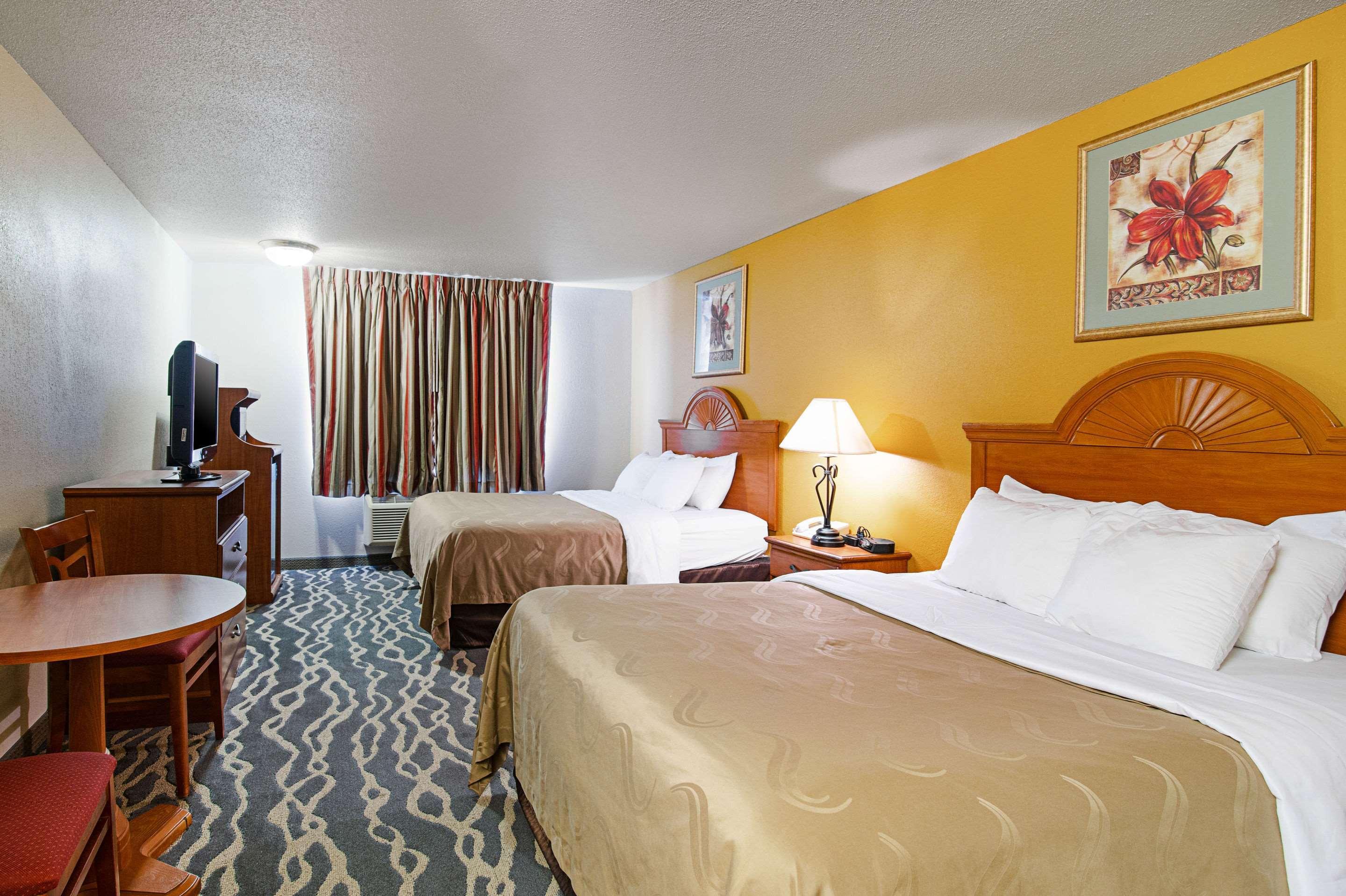 Quality Inn Huron Exteriér fotografie